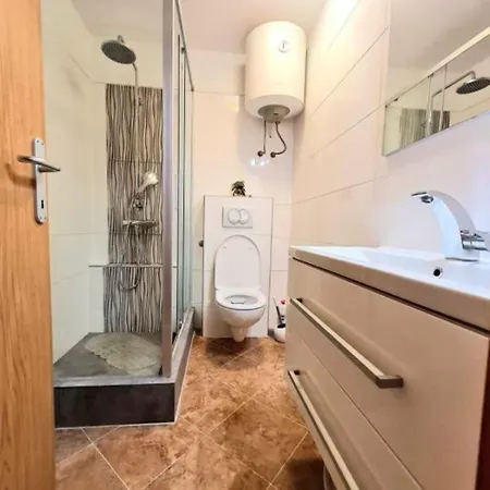 Lovely - Modern & Comfy *